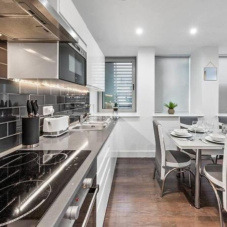 Apartamento Sleep 7 20 Mins From London Waterloo Bp65 Exterior foto