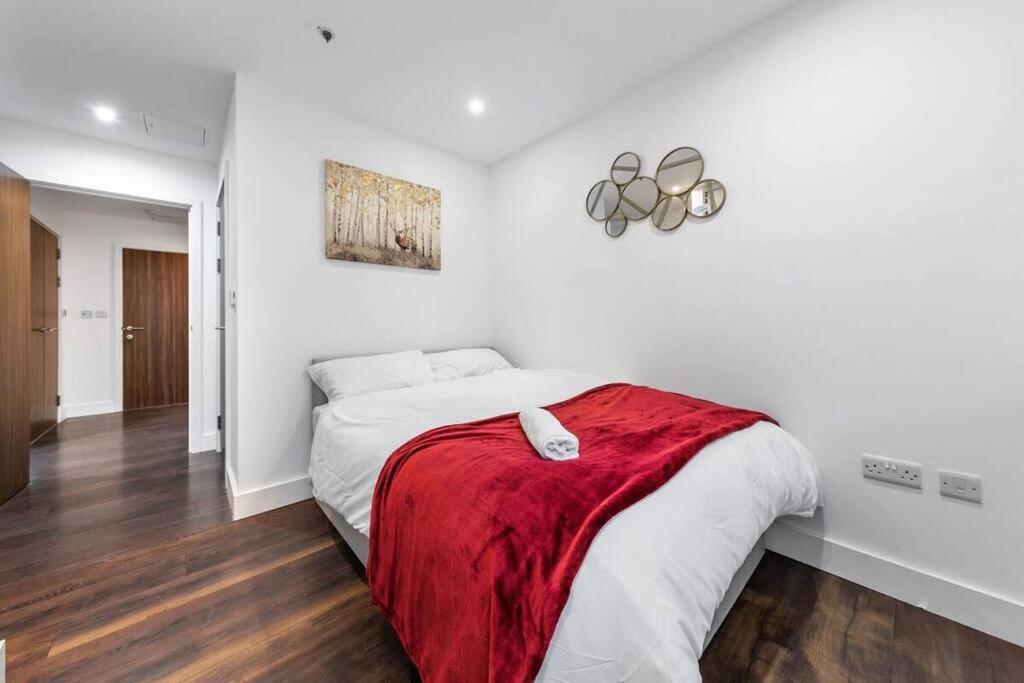 Apartamento Sleep 7 20 Mins From London Waterloo Bp65 Exterior foto